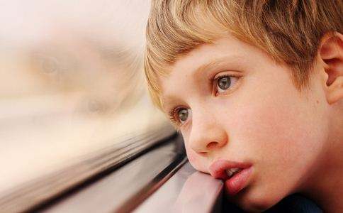 择思达斯经颅磁_自闭症初期的孩子有哪些症状